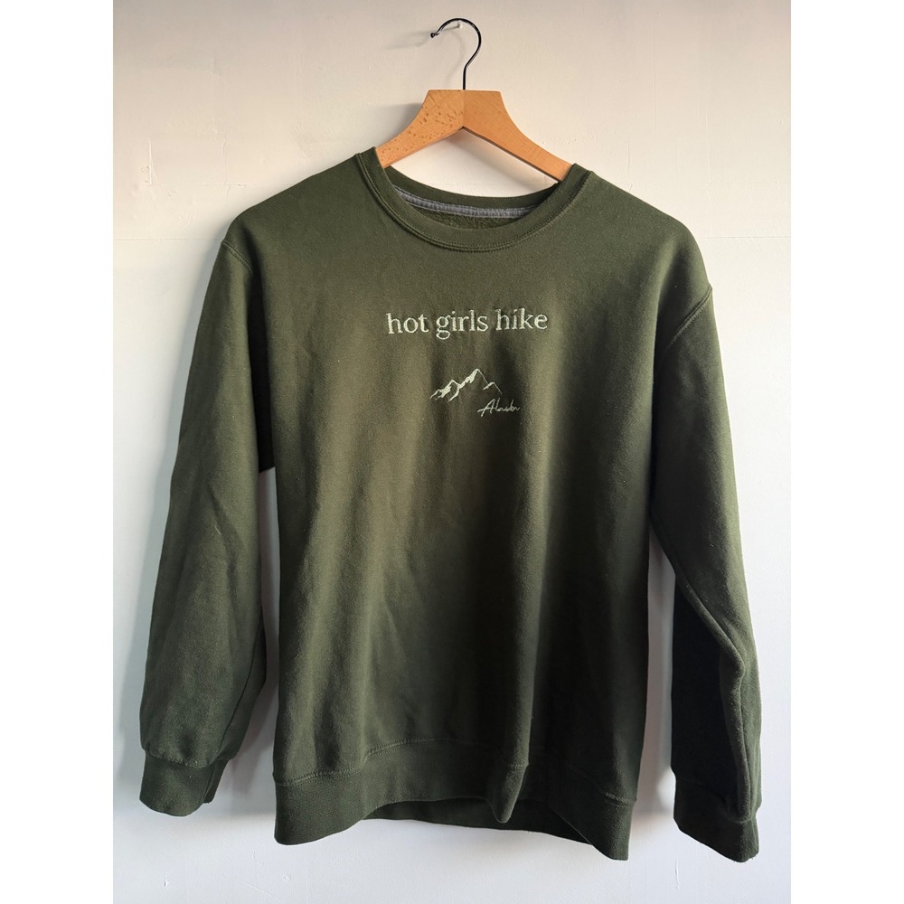 Fruit of the Loom Hot Girls Hike Alaska Sweatshirt Olive Green Small Gorpcore